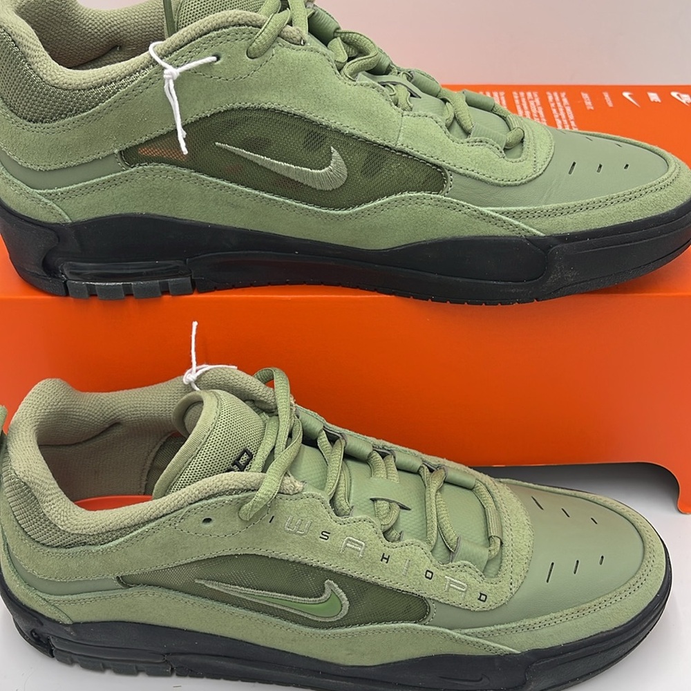 Nike Men’s Green Retro-Inspired Sneakers with Rugged Sole - Picture 2 of 16